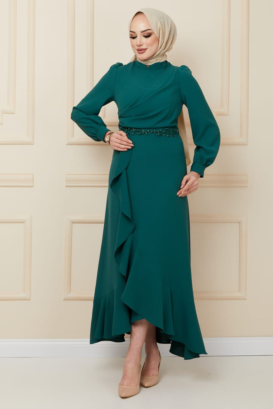 GREEN EVENING DRESS  