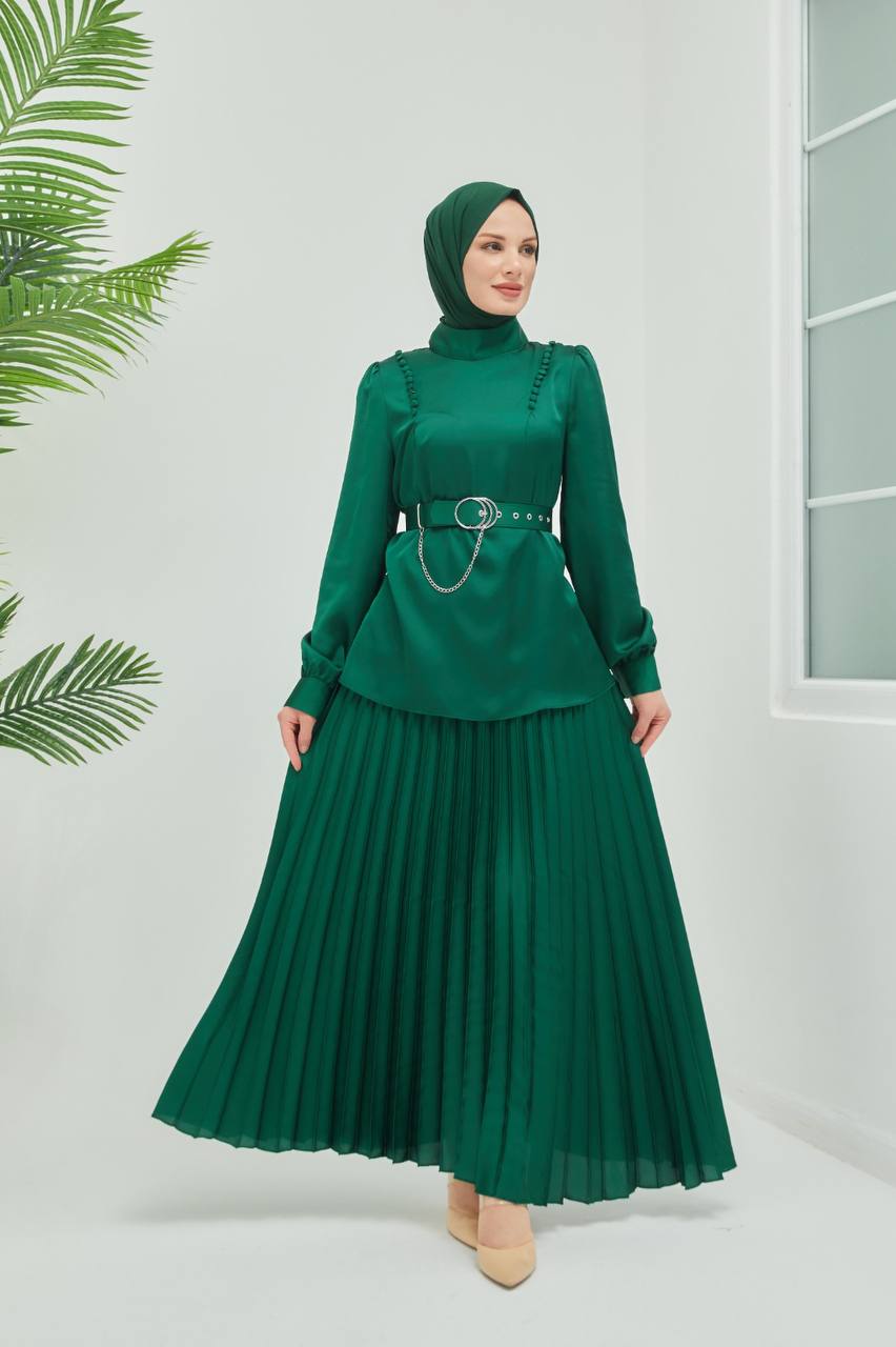 GREEN TUNIC AND SKIRT SUIT