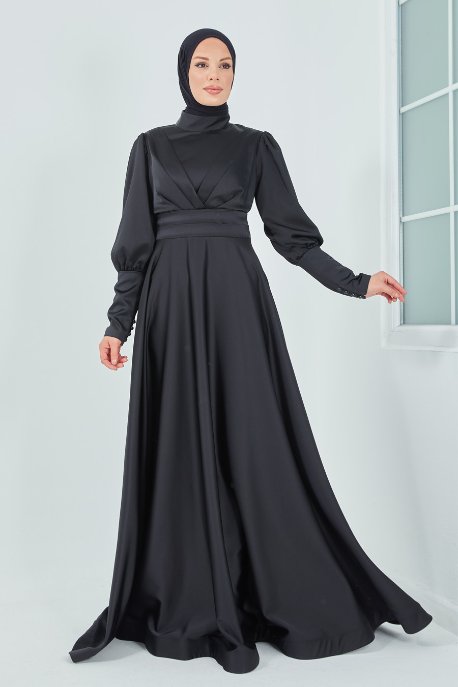 BLACK EVENING DRESS  