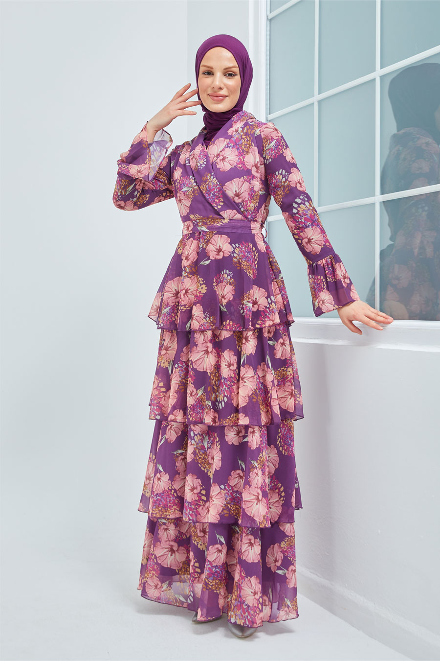 FLOWER PATTERNED PURPLE DRESS