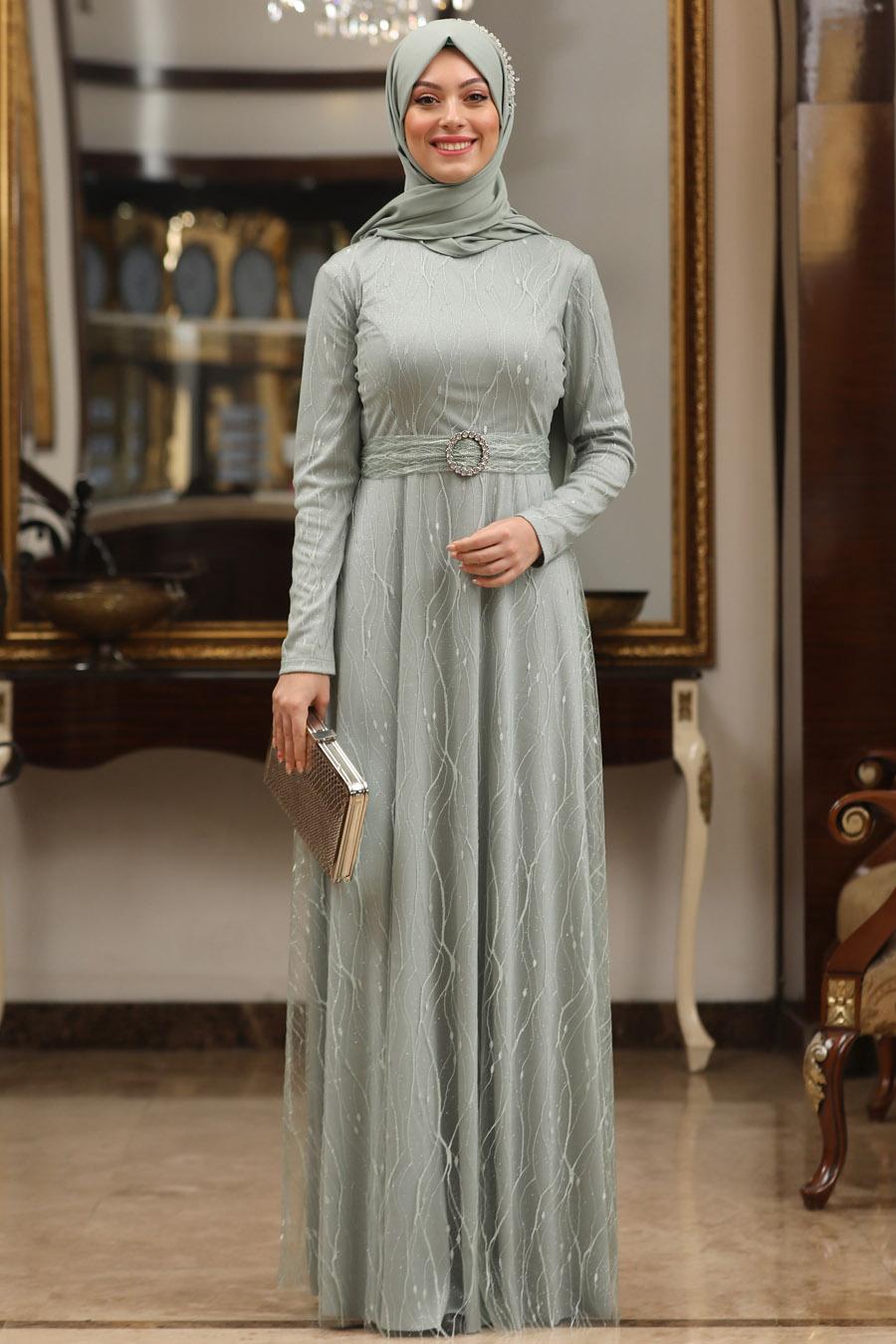 GREEN  EVENING DRESS  