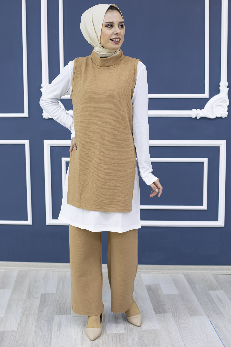CREAM COLOR TUNIC AND PANT SUIT