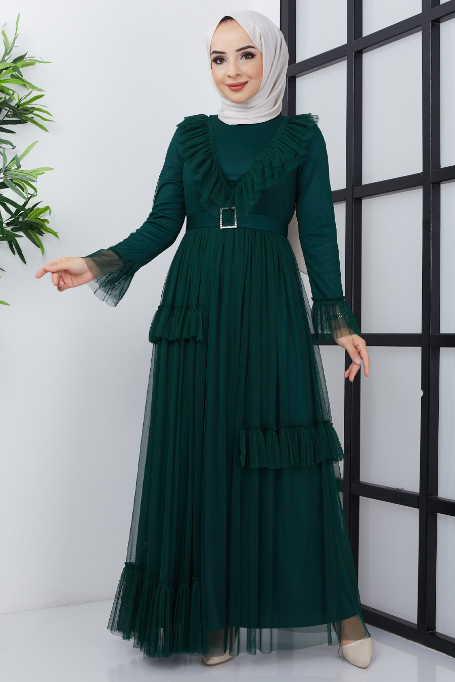GREEN EVENING DRESS  