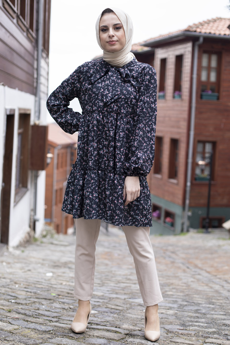 BLACK TUNIC AND PANT SUIT