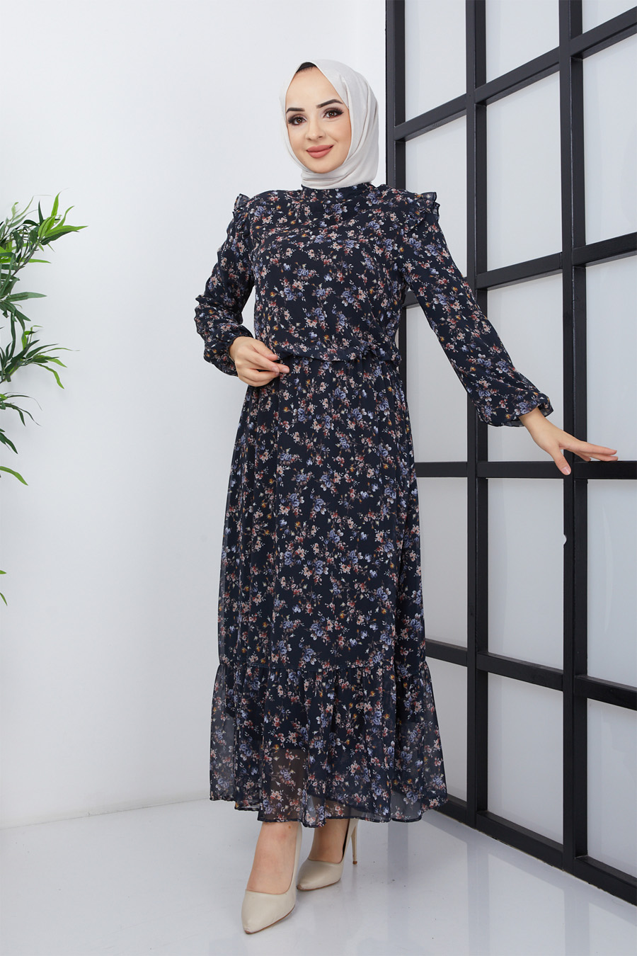 FLOWER PATTERNED BLACK DRESS