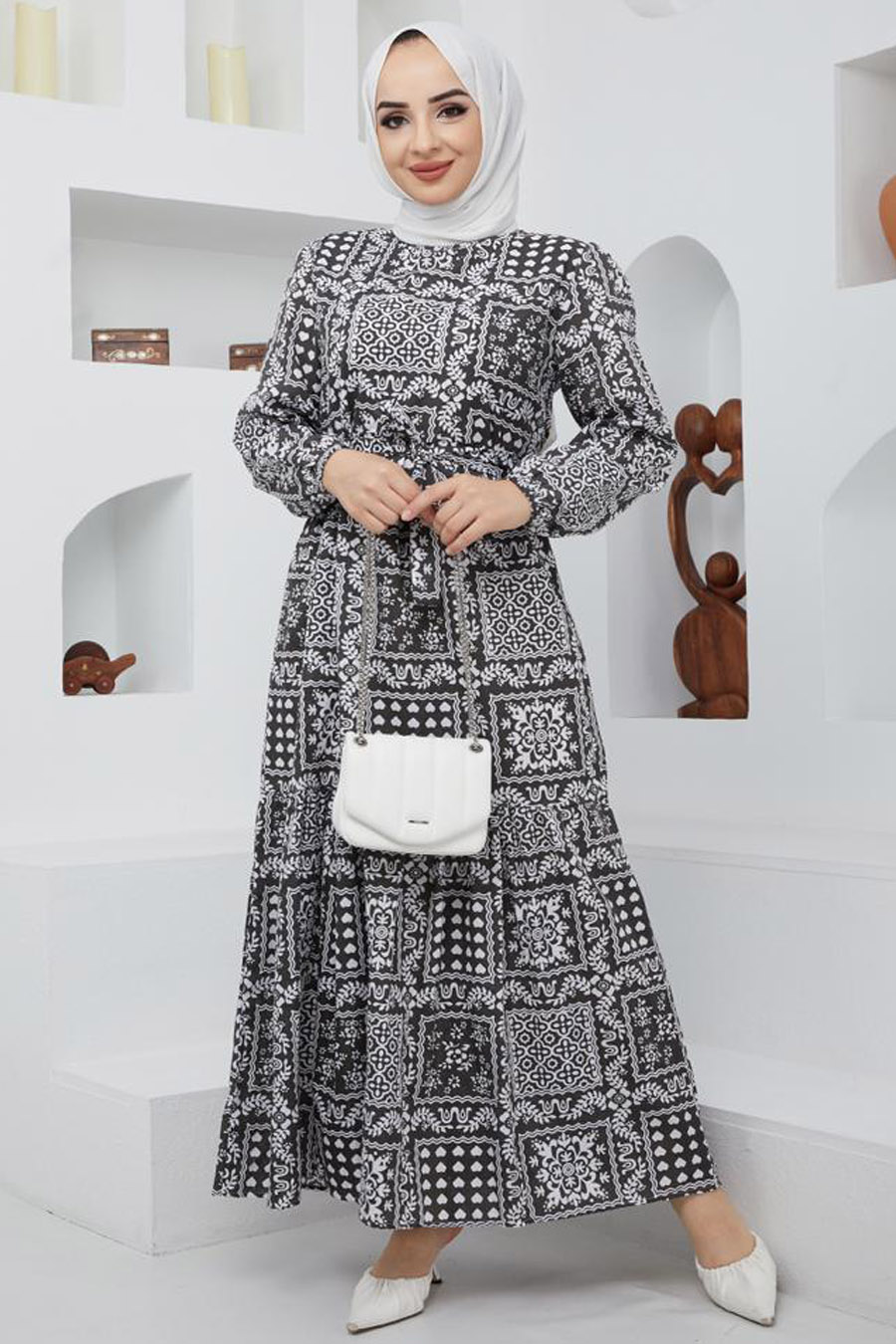 FLOWER PATTERNED DRESS - BLACK