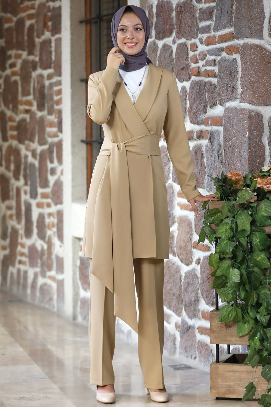 CREAM COLOR TUNIC AND PANT SUIT