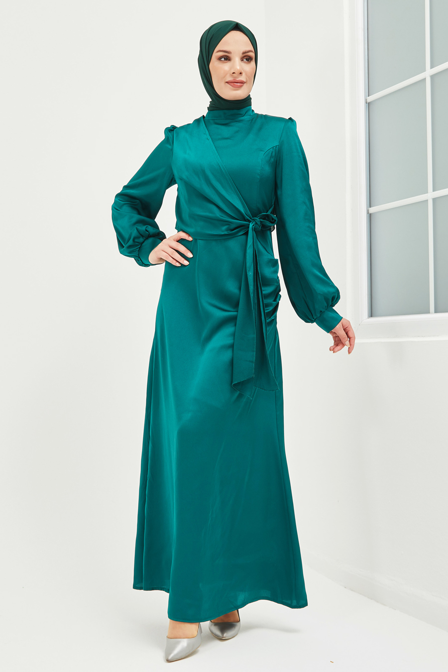 GREEN EVENING DRESS  